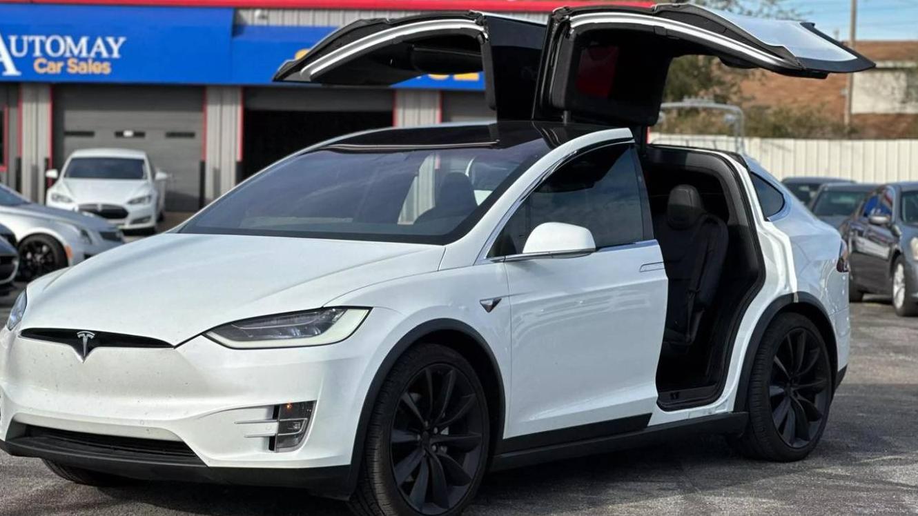 TESLA MODEL X 2018 5YJXCDE23JF088472 image